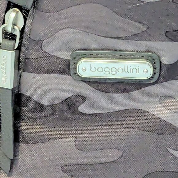 NWOTs Baggillini Crossbody or backpack, perfect for minimalists, travel, etc.! - Picture 5 of 6